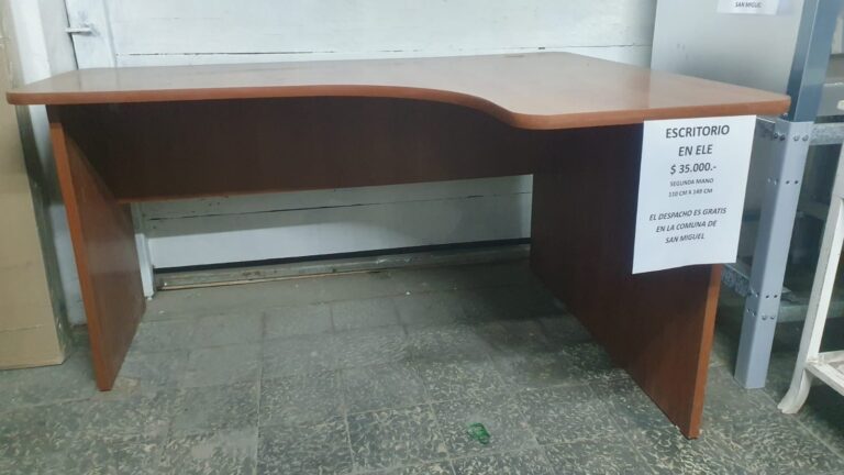 ESCRITORIO EN L