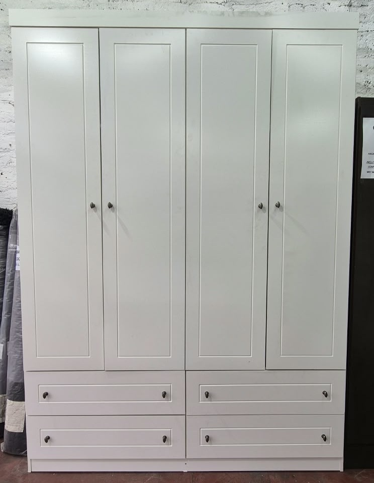 CLOSET 4 PUERTAS + 4 CAJÒNES